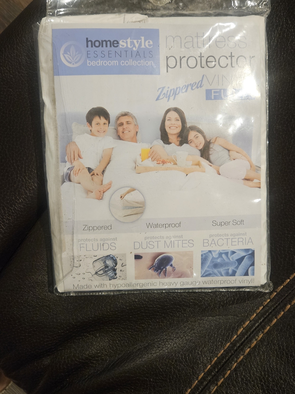 White Zippered Mattress Protector - Waterproof Full